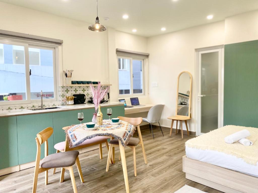 Yu Stay lovely and cozy home in center D1 – Ho Chi Minh City